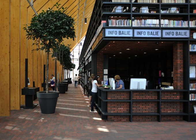 BookMountain_05.jpeg