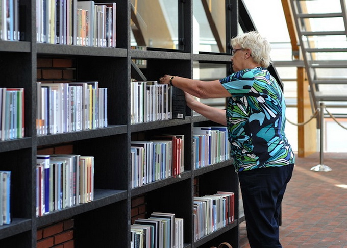 BookMountain_07.jpeg