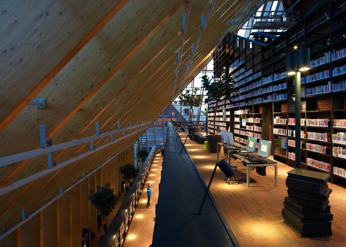 BookMountain_09.jpeg