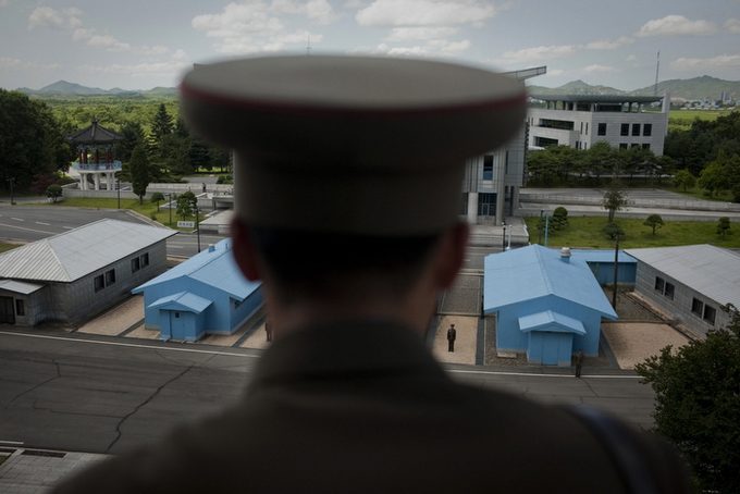 AdamKeanNorthKorea05.jpg