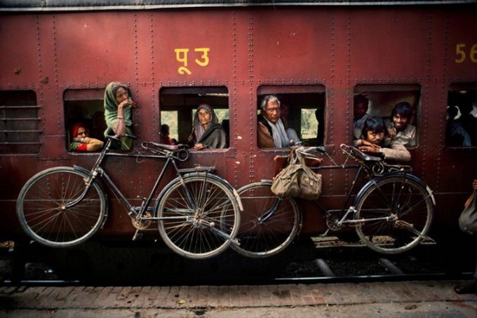 Поезда в Индии Steve McCurry