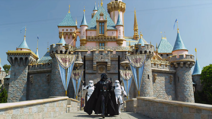 disneyparksdarthvader_03.png