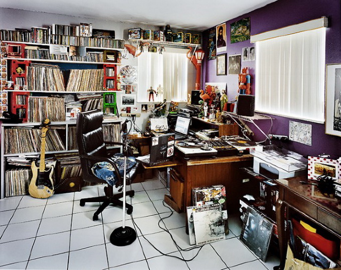 DJ-Bedroom-640x525.jpg