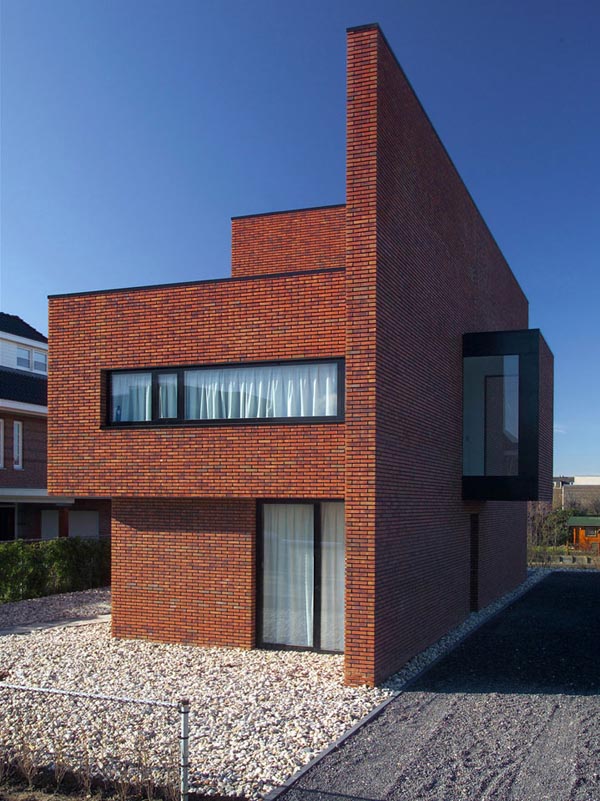 brick-wall-house-01.jpg