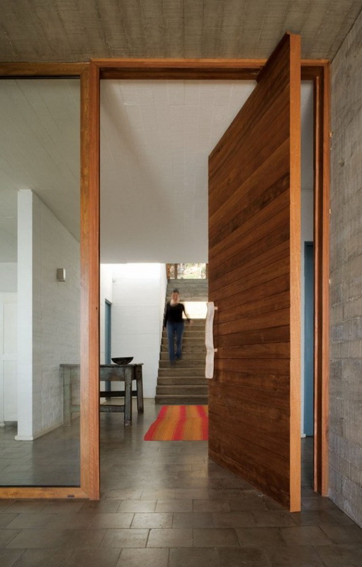 the-casa-el-pangue-by-elton-leniz-architects-10.jpg