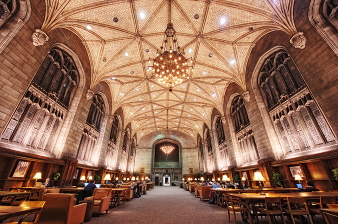 10-of-the-most-beautiful-school-libraries_07.jpg