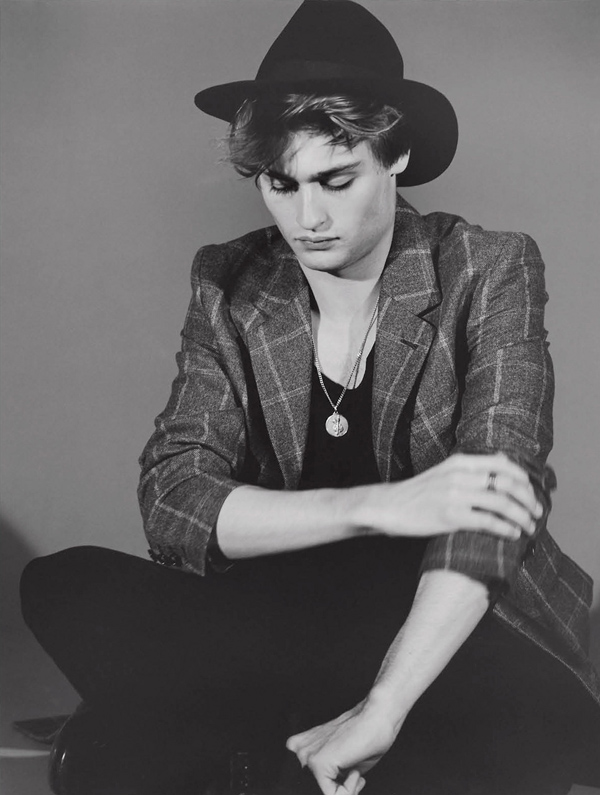 douglas-booth-bruce-weber-vman-05.jpg