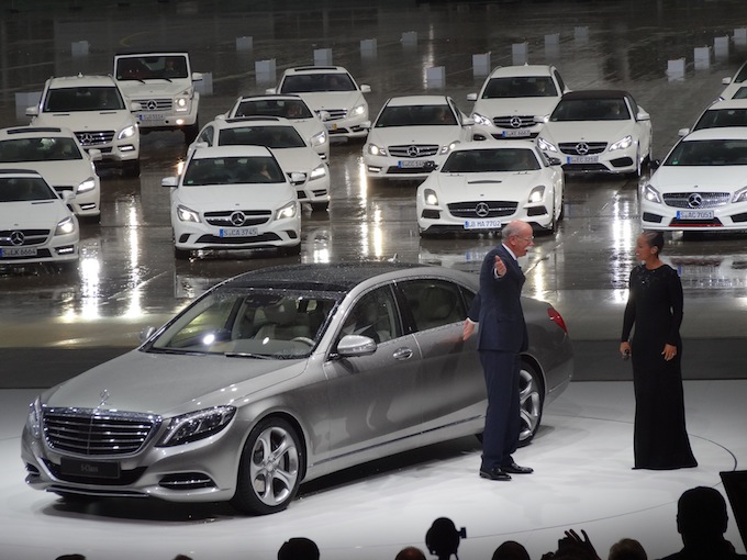 В Гамбурге показали новое поколение Mercedes S-Class