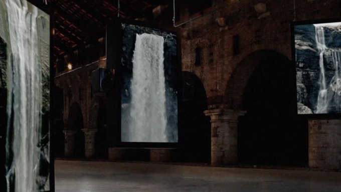 Audiovisual-Installation-of-Waterfalls7.jpg