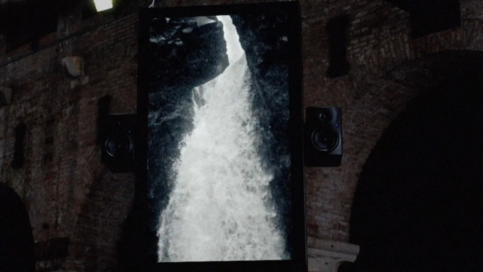 Audiovisual-Installation-of-Waterfalls9.jpg