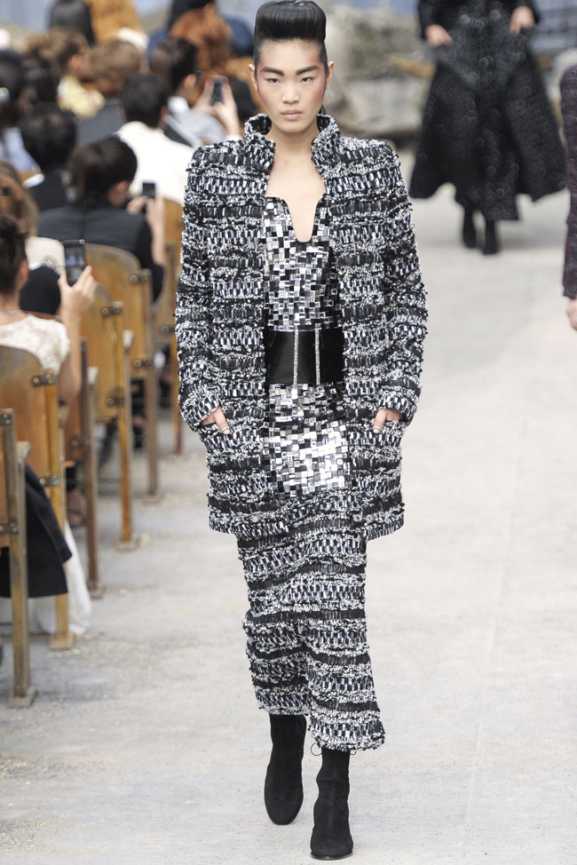 chanel-haute-couture-fall-15.jpg