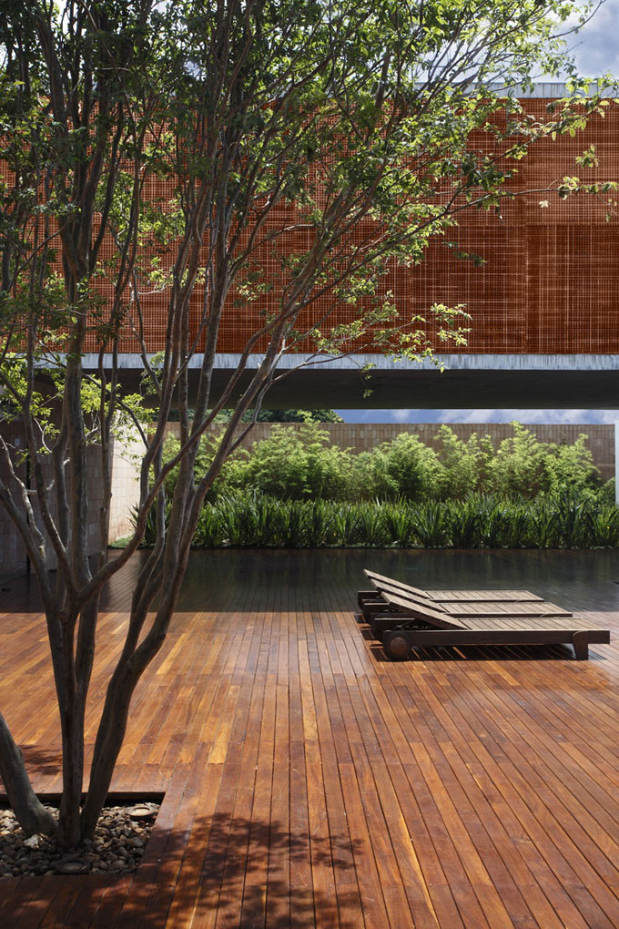 BT-House-Guilherme-Torres-02.jpg