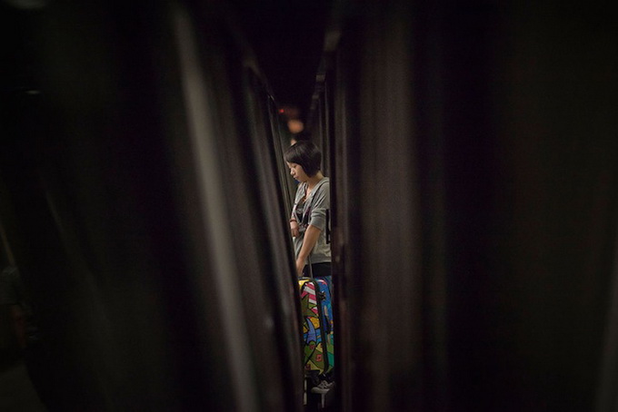 Пассажиры метро Weilun Chong