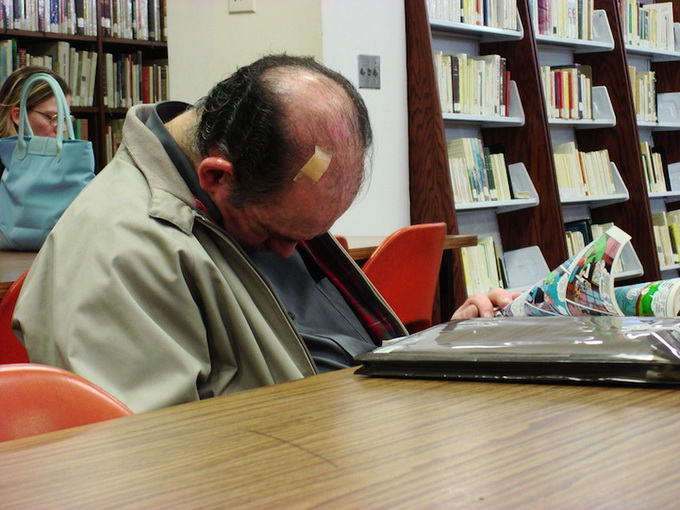 peoplesleepinginlibraries6.jpg