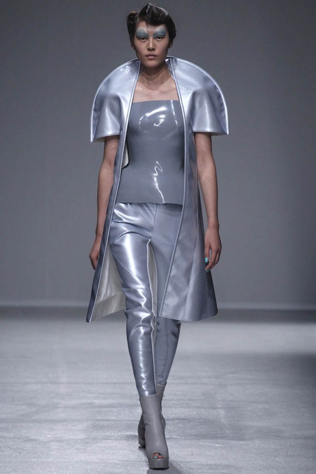 gareth-pugh-spring-2014-18.jpg