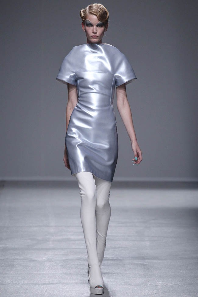 gareth-pugh-spring-2014-19.jpg