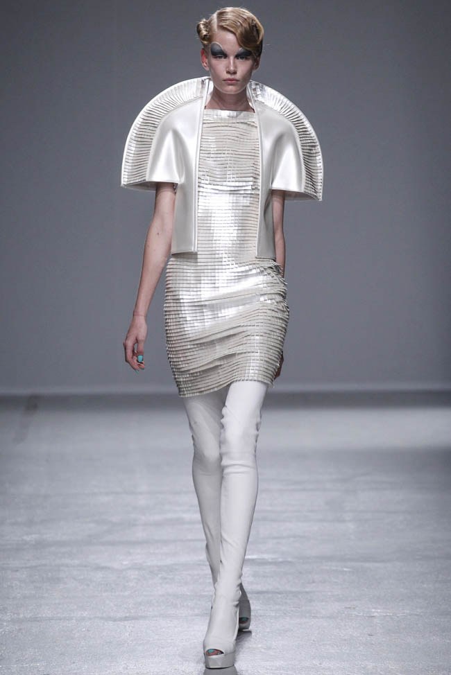 gareth-pugh-spring-2014-38.jpg