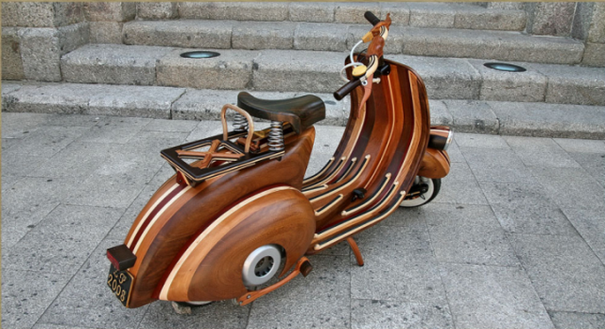 Деревянный скутер Vespa Daniela
