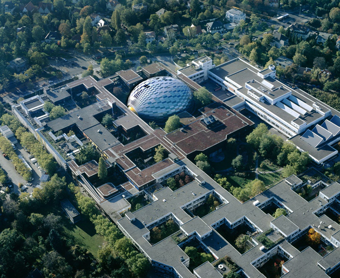 Free-University-Foster-01.jpg