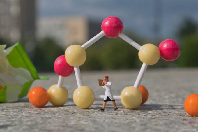 new-work-from-slinkachu-01-600x409.jpg