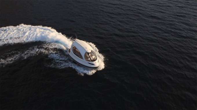 Jet-Capsule-Yacht-1-640x365.jpg