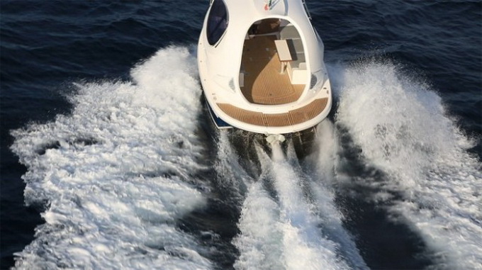 Jet-Capsule-Yacht-1-640x367.jpg