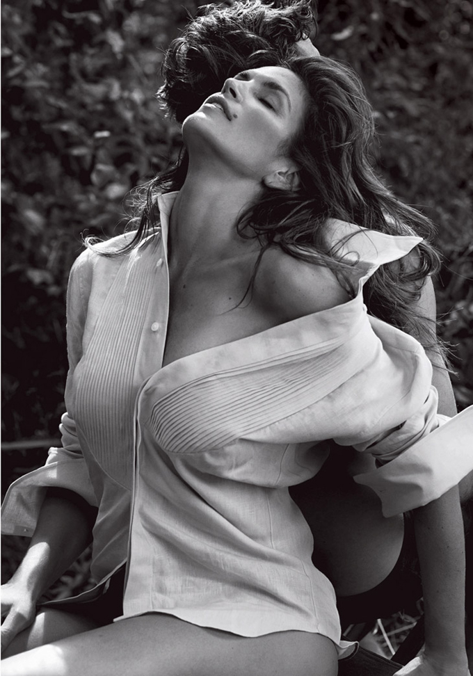 Cindy-Crawford-V-Magazine-Sebastian-Faena-01.jpg