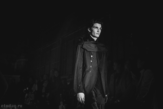 8-etoday-19-10-2013-PIROSMANI.jpg