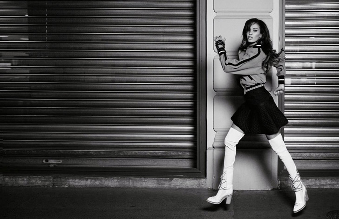 Joan-Smalls-Vogue-Spain-Karl-Lagerfeld-07.jpg