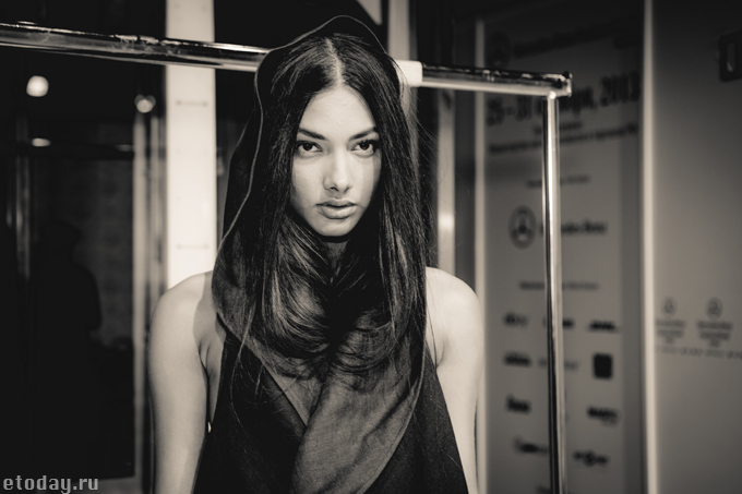 etoday-MBFW ss14-backstage-13.jpg