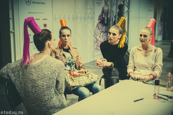 etoday-MBFW ss14-backstage-15.jpg