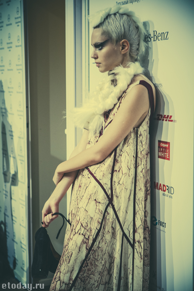 etoday-MBFW ss14-backstage-28.jpg