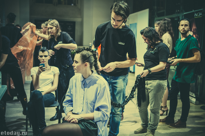 etoday-MBFW ss14-backstage-32.jpg