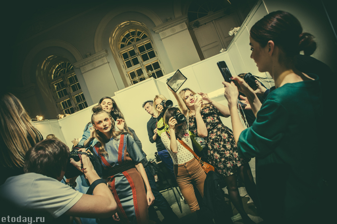 etoday-MBFW ss14-backstage-49.jpg