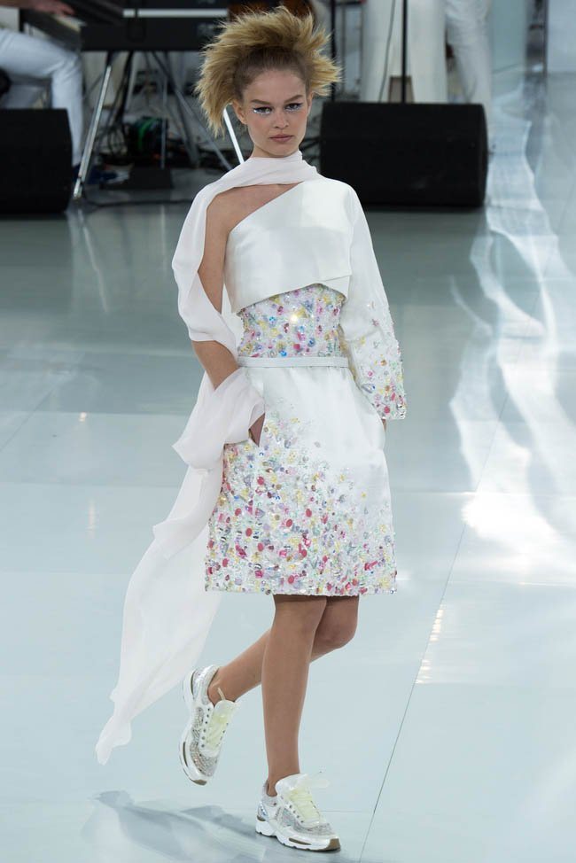 chanel-haute-couture-spring-2014-show37.jpg