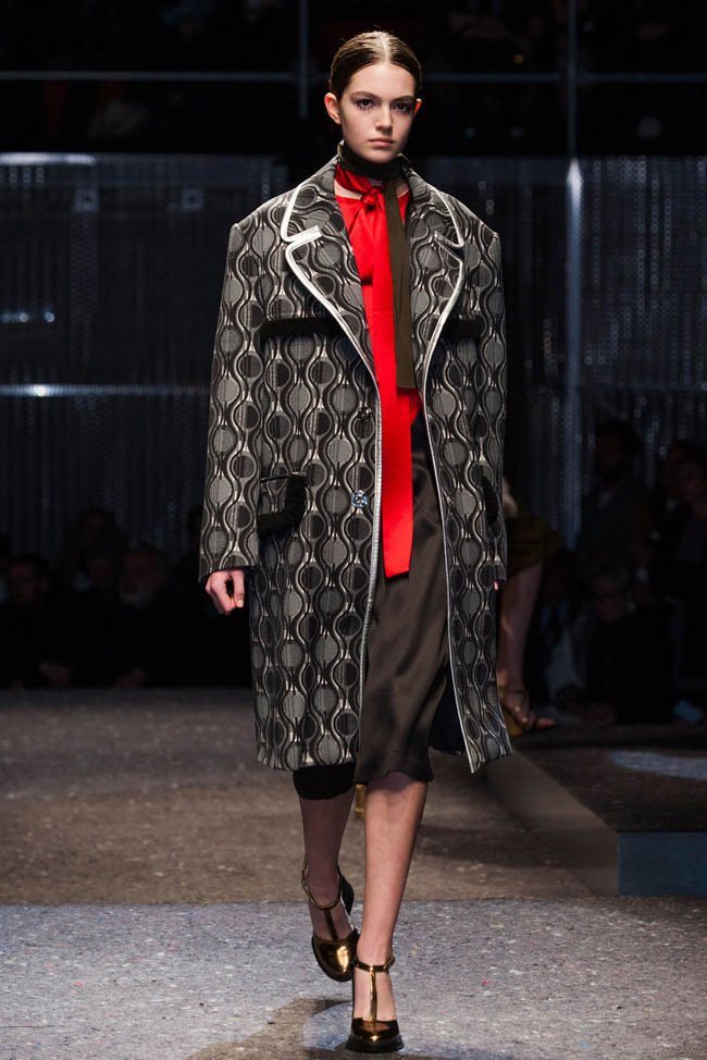 prada-fall-winter-2014-show17.jpg