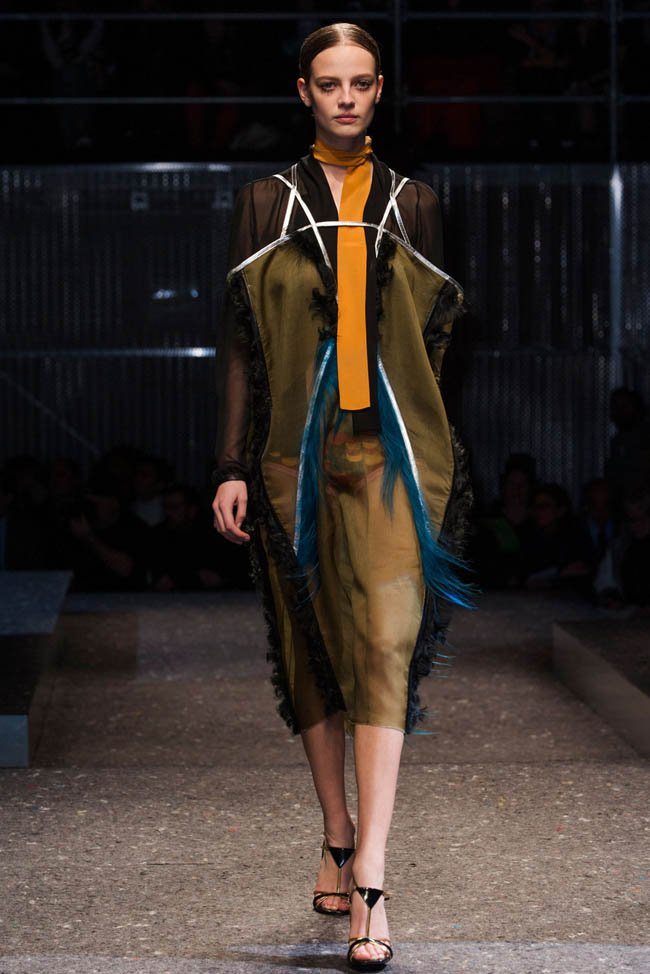 prada-fall-winter-2014-show40.jpg