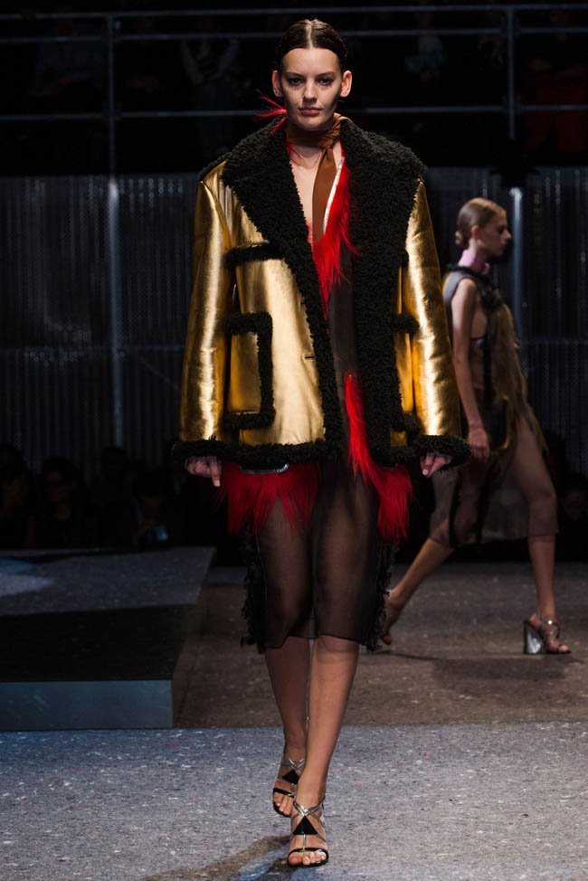 prada-fall-winter-2014-show43.jpg