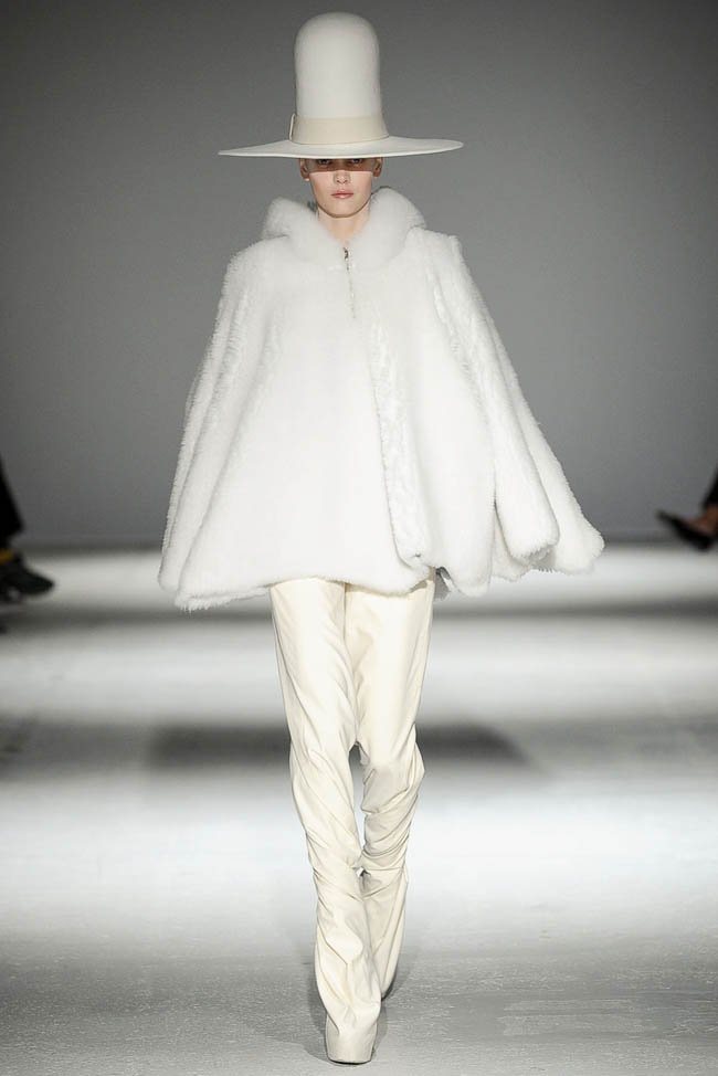 gareth-pugh-fall-winter-2014-show38.jpg