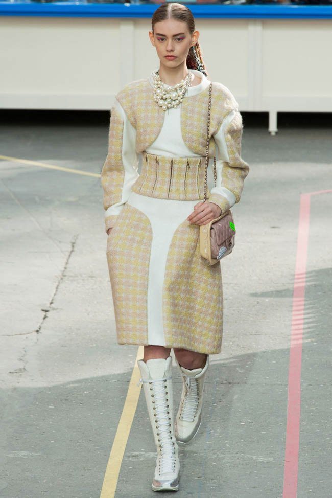 chanel-fall-winter-2014-show23.jpg