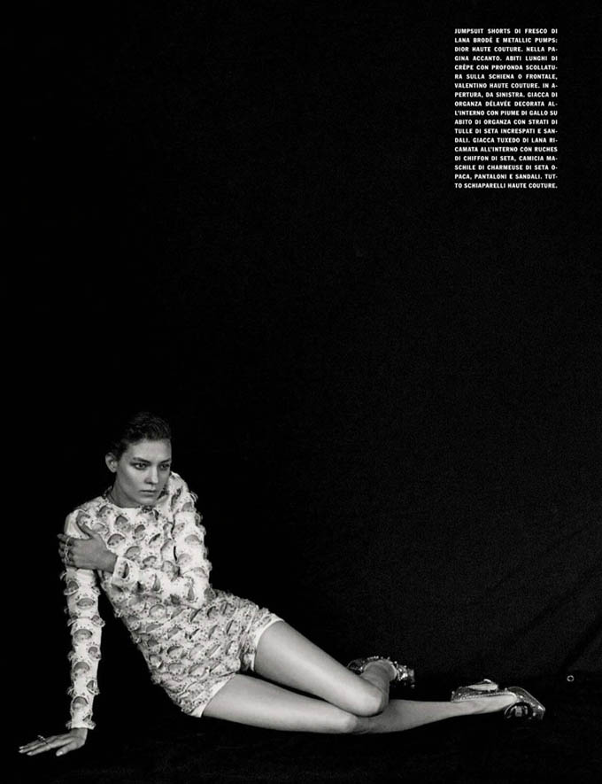 A-Unique-Attitude-Peter-Lindbergh-Vogue-Italia-03.jpg