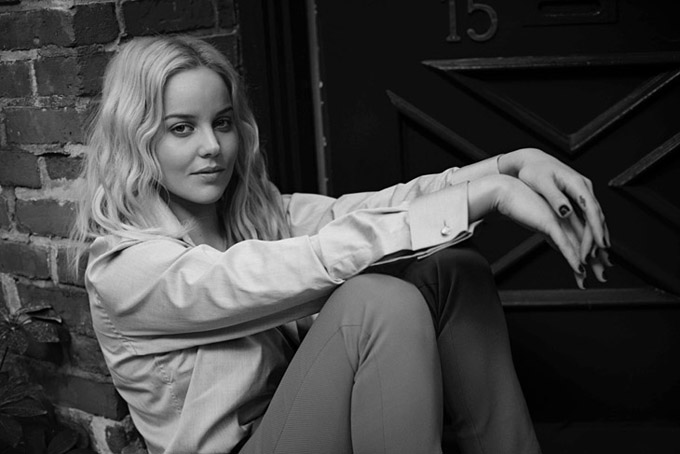Abbie-Cornish-Luomo-Vogue-Eric-Guillemain-04.jpg