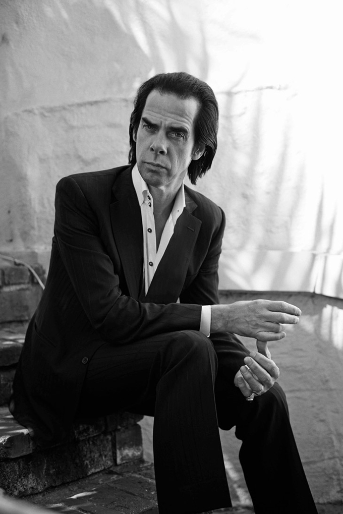 Nick-Cave-LUomo-Vogue-Eric-Guillemain-03.jpg