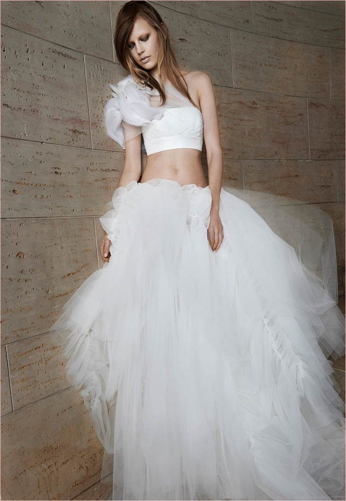 vera-wang-bridal-spring-2015-dresses17.jpg
