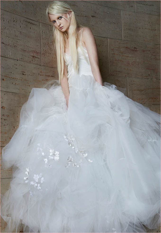 vera-wang-bridal-spring-2015-dresses18.jpg