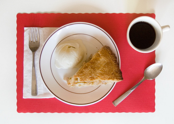 Fictitious_Dishes_aliceinwonderlan_06.jpg