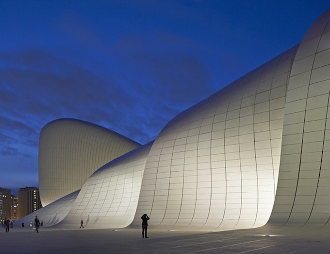 12-heydar-aliyev-center-by-zaha-hadid-architects-photo-by-Hufton-and-Cro.jpg