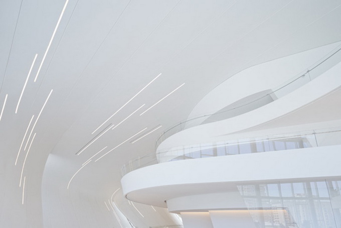 8-heydar-aliyev-center-by-zaha-hadid-architects-photo-by-Hufton-and-Cro.jpg