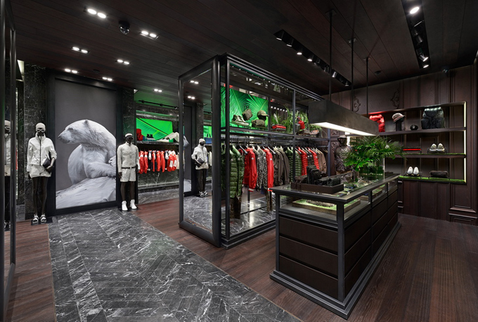 Moncler-Boutique-Moscow-01.jpg