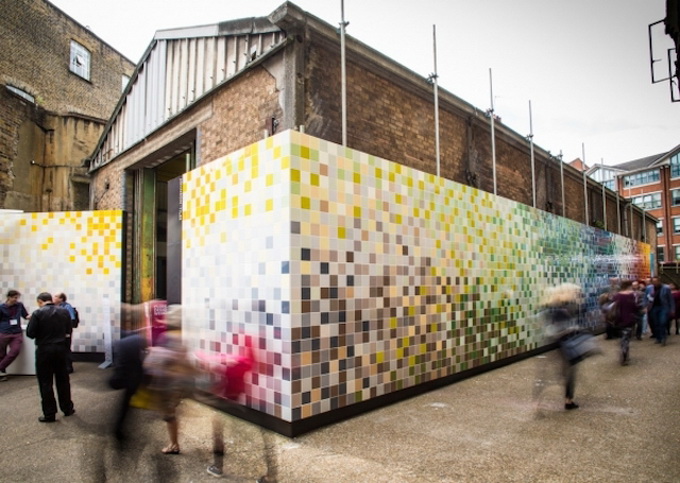 Инсталляция Tile Mural в Лондоне